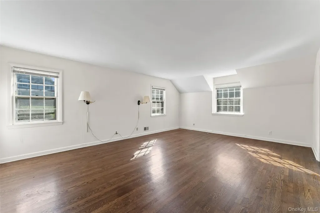 1 Windsor Lane Scarsdale NY 10583