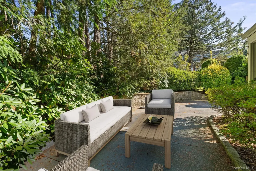 1 Windsor Lane Scarsdale NY 10583