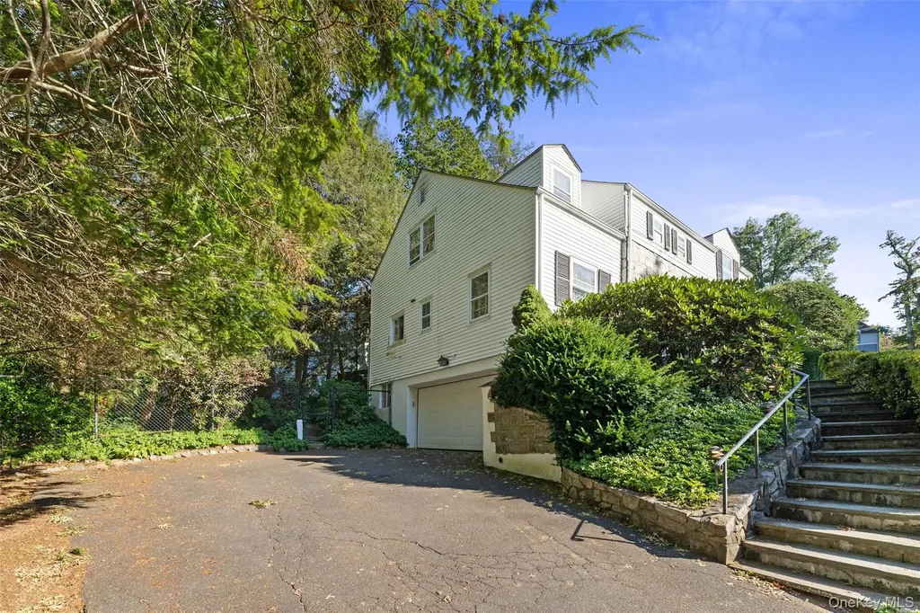 1 Windsor Lane Scarsdale NY 10583