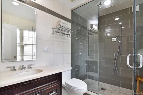 9 White Plains Road Bronxville NY 10708