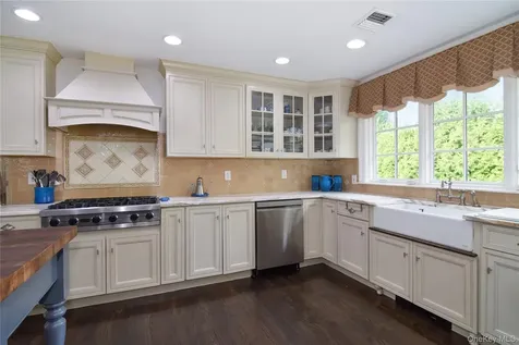 9 White Plains Road Bronxville NY 10708