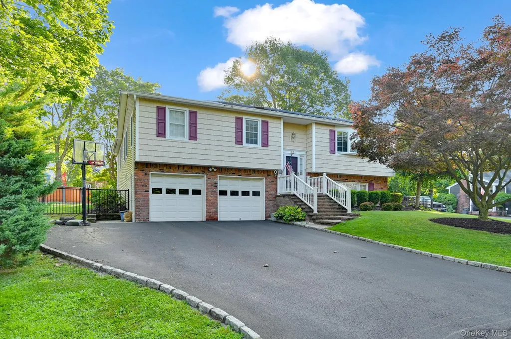 35 Chimney Ridge Drive Nanuet NY 10954