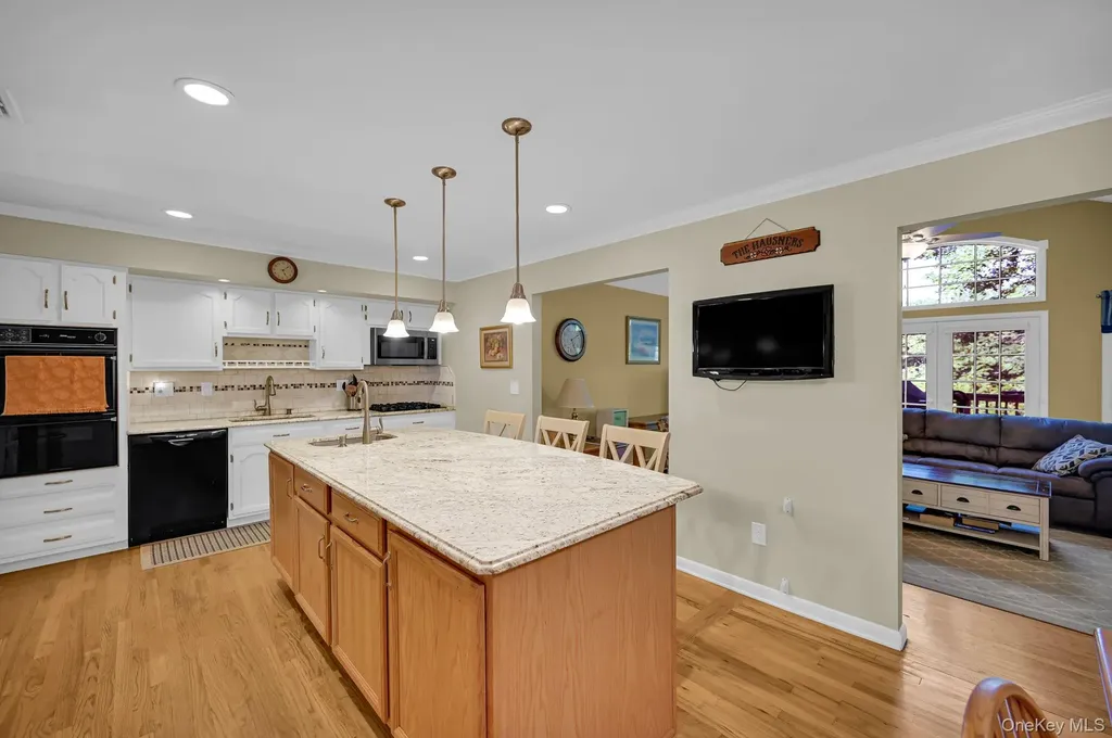 35 Chimney Ridge Drive Nanuet NY 10954