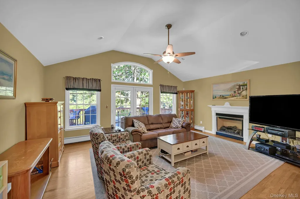 35 Chimney Ridge Drive Nanuet NY 10954