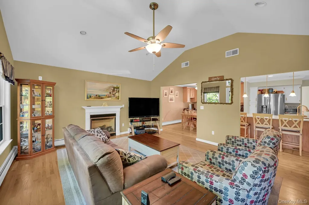 35 Chimney Ridge Drive Nanuet NY 10954
