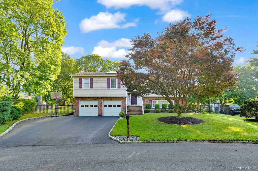 35 Chimney Ridge Drive Nanuet NY 10954