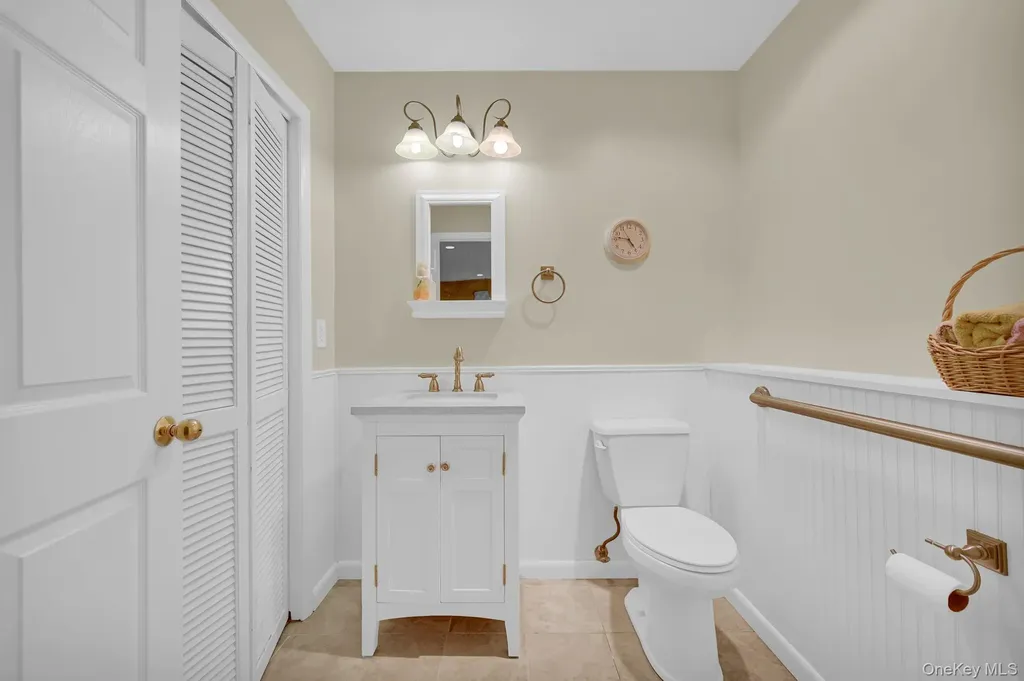 35 Chimney Ridge Drive Nanuet NY 10954