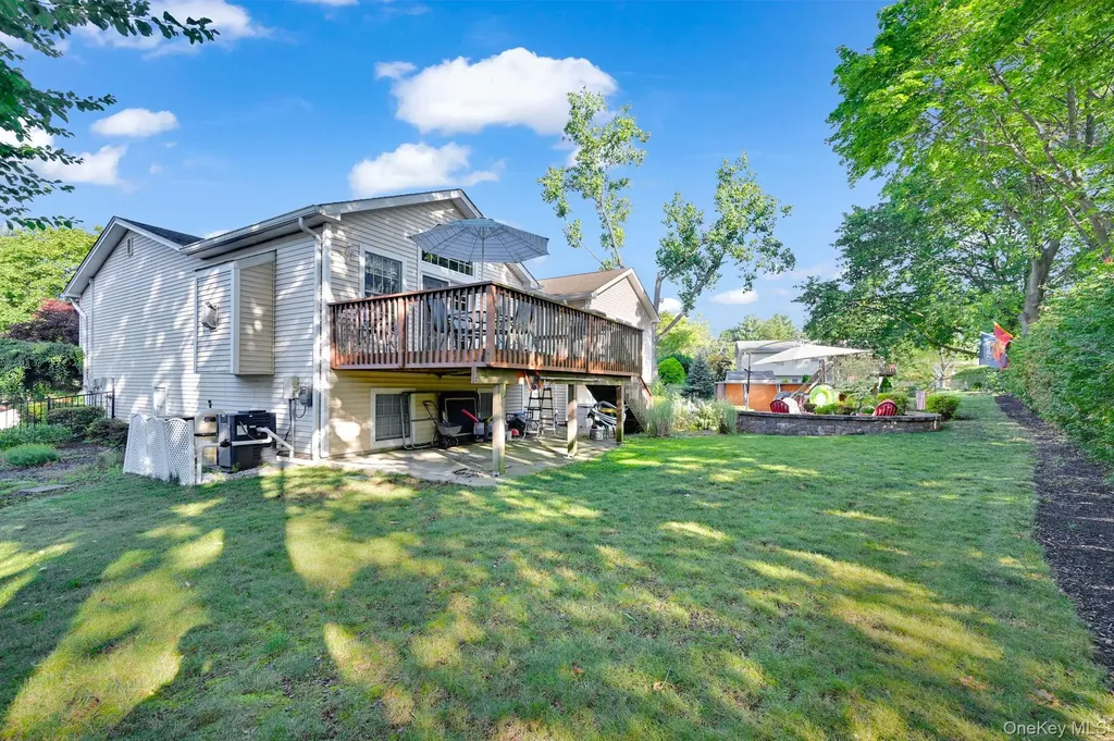 35 Chimney Ridge Drive Nanuet NY 10954