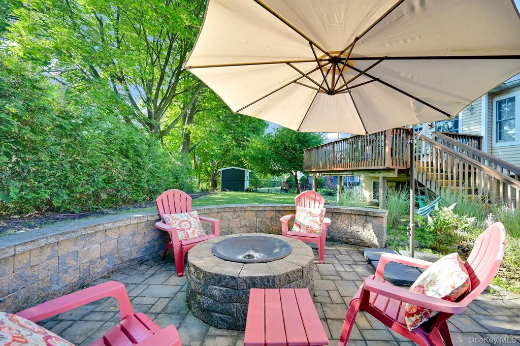 35 Chimney Ridge Drive Nanuet NY 10954
