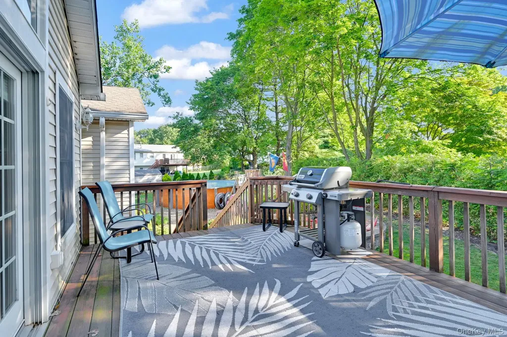 35 Chimney Ridge Drive Nanuet NY 10954