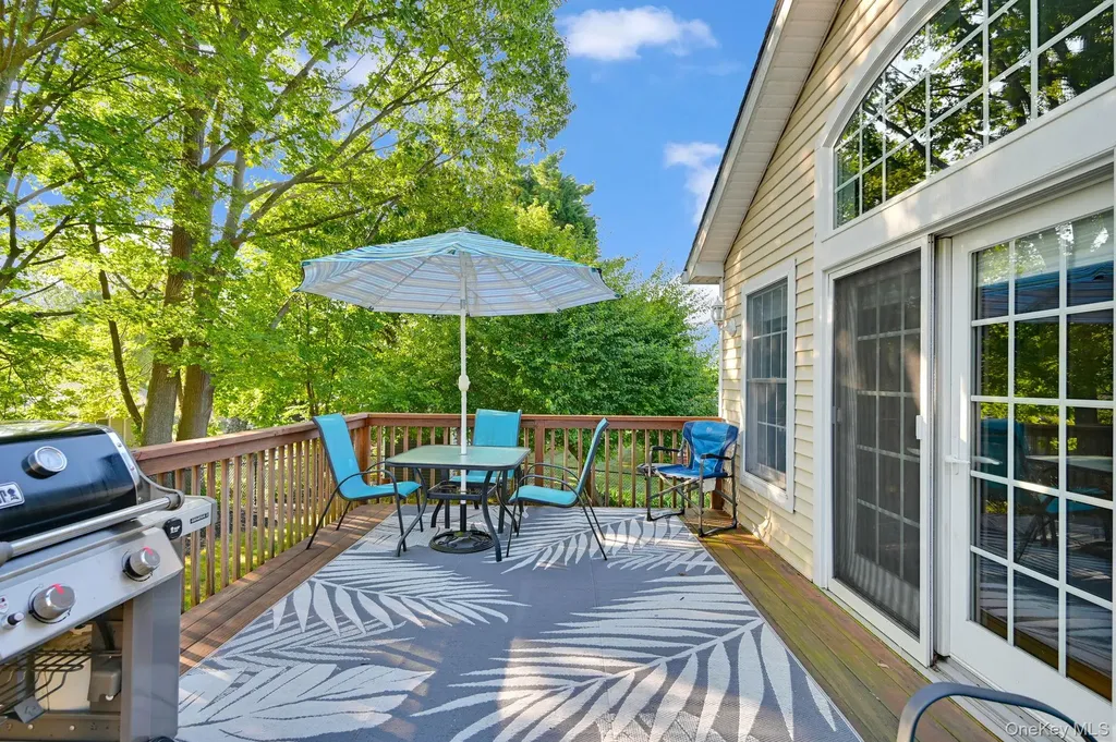 35 Chimney Ridge Drive Nanuet NY 10954