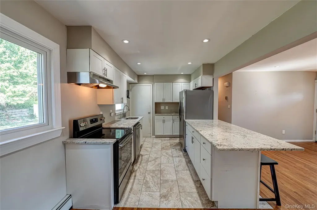 16 Adams Place West Islip NY 11795