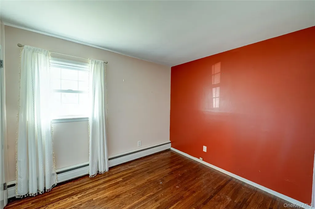 16 Adams Place West Islip NY 11795