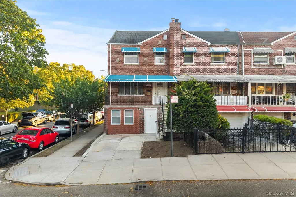 1150 E 214th Street Bronx NY 10469