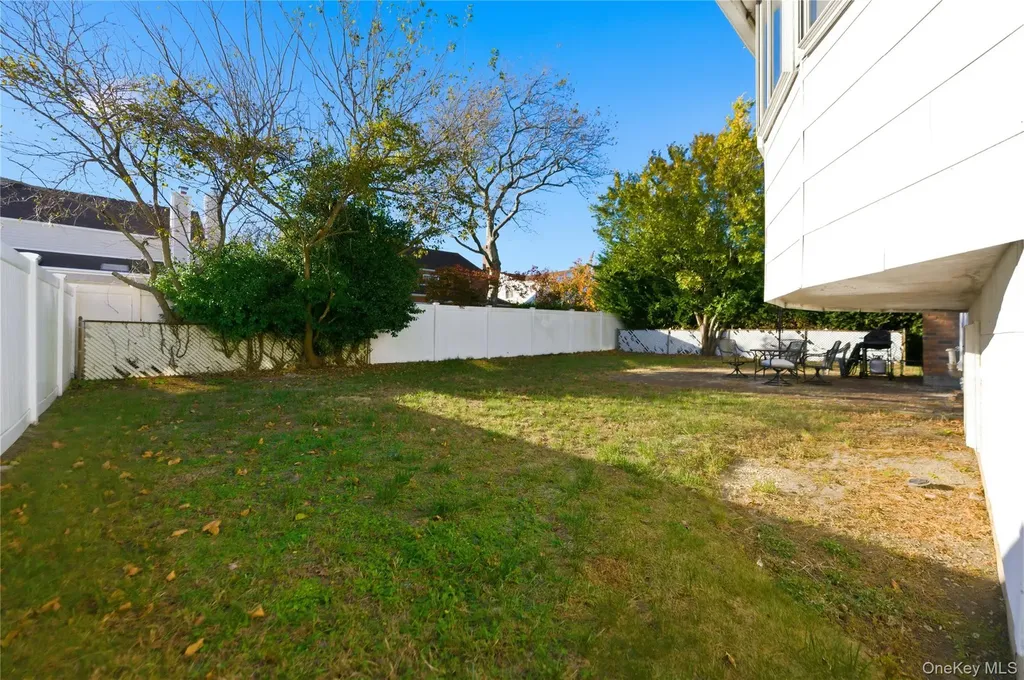3924 Jane Lane Oceanside NY 11572