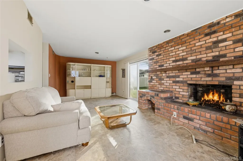 3924 Jane Lane Oceanside NY 11572