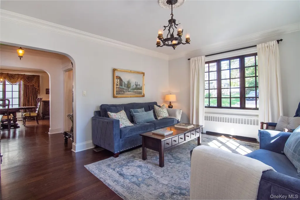 169 Kneeland Avenue Yonkers NY 10705