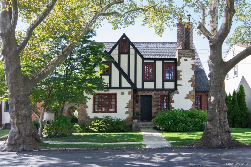 169 Kneeland Avenue Yonkers NY 10705