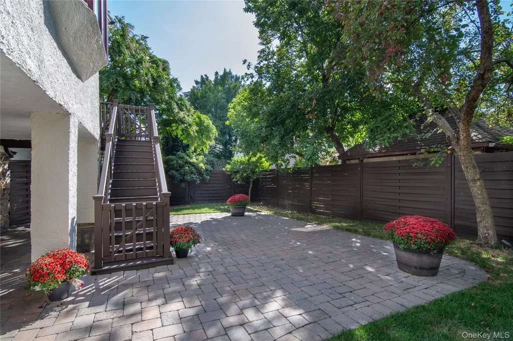 169 Kneeland Avenue Yonkers NY 10705