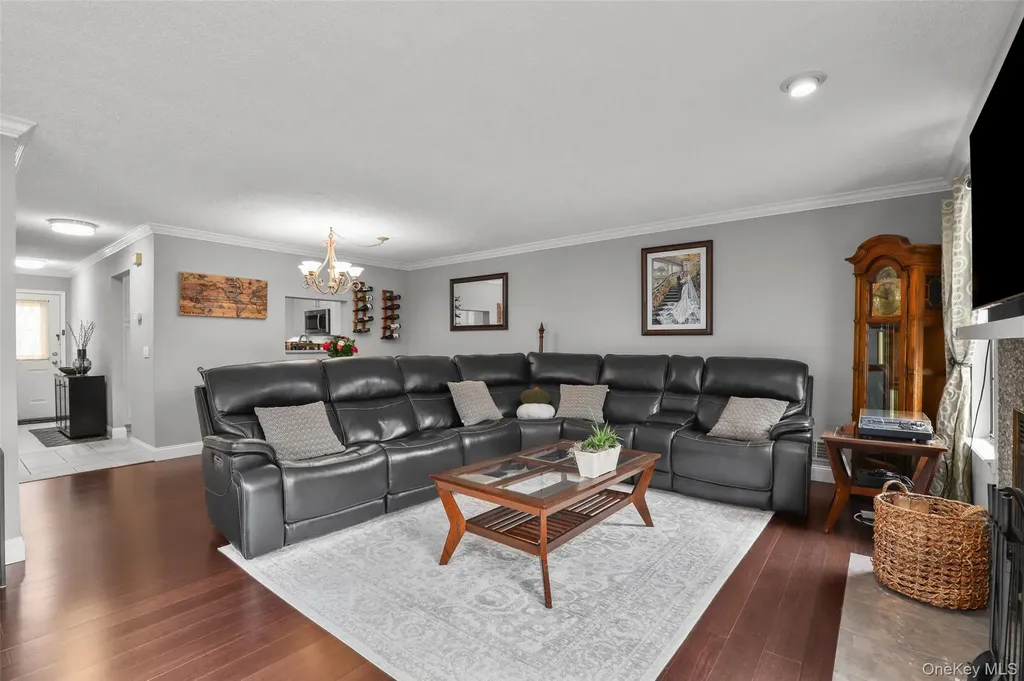 68 Jonathan Drive Mahopac NY 10541