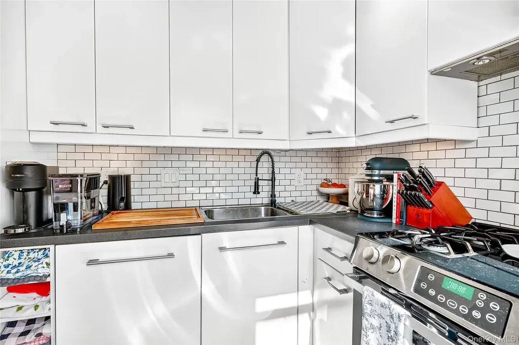 821 Bronx River Road Bronxville NY 10708
