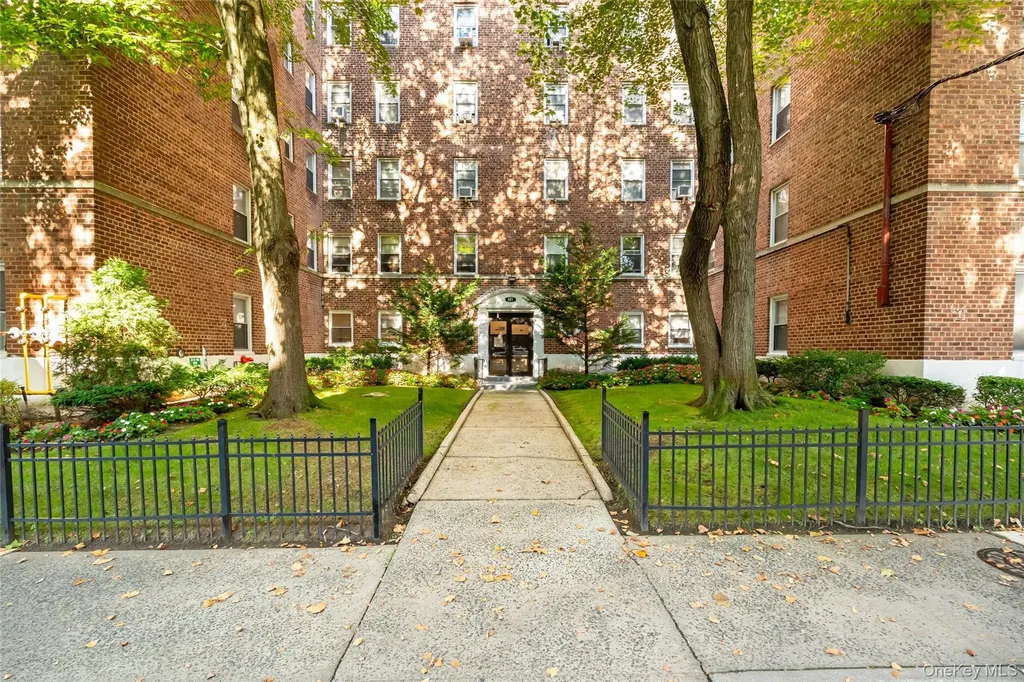 821 Bronx River Road Bronxville NY 10708