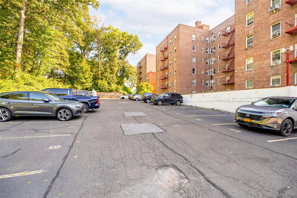 821 Bronx River Road Bronxville NY 10708