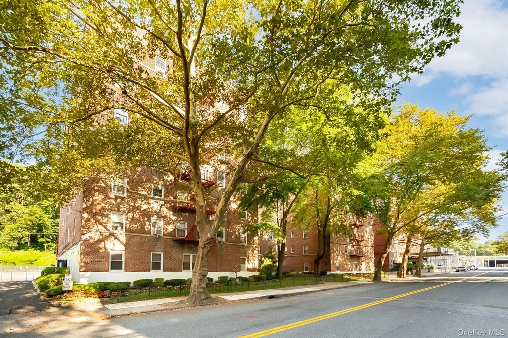821 Bronx River Road Bronxville NY 10708