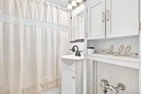 821 Bronx River Road Bronxville NY 10708