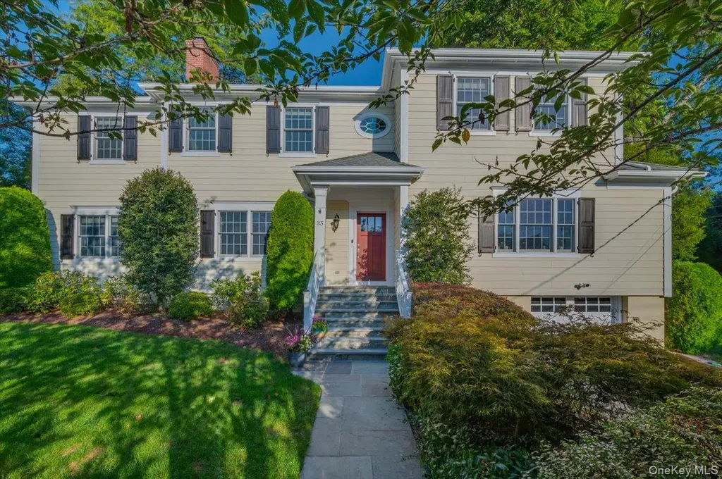 35 Holly Place Larchmont NY 10538