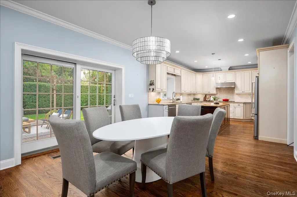 35 Holly Place Larchmont NY 10538