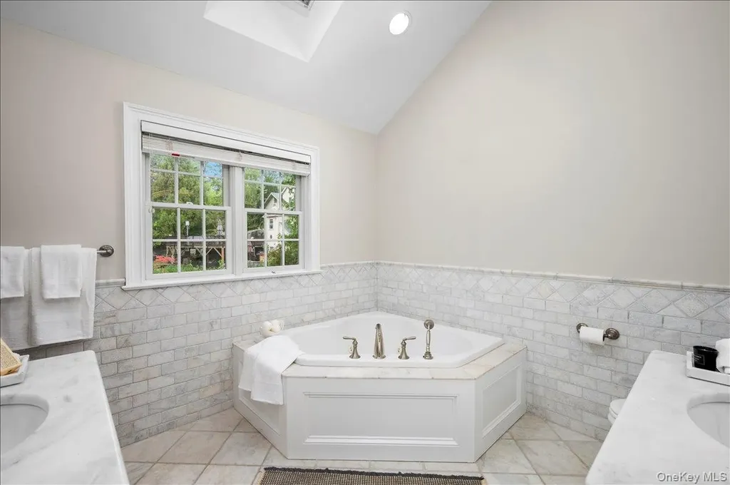 35 Holly Place Larchmont NY 10538