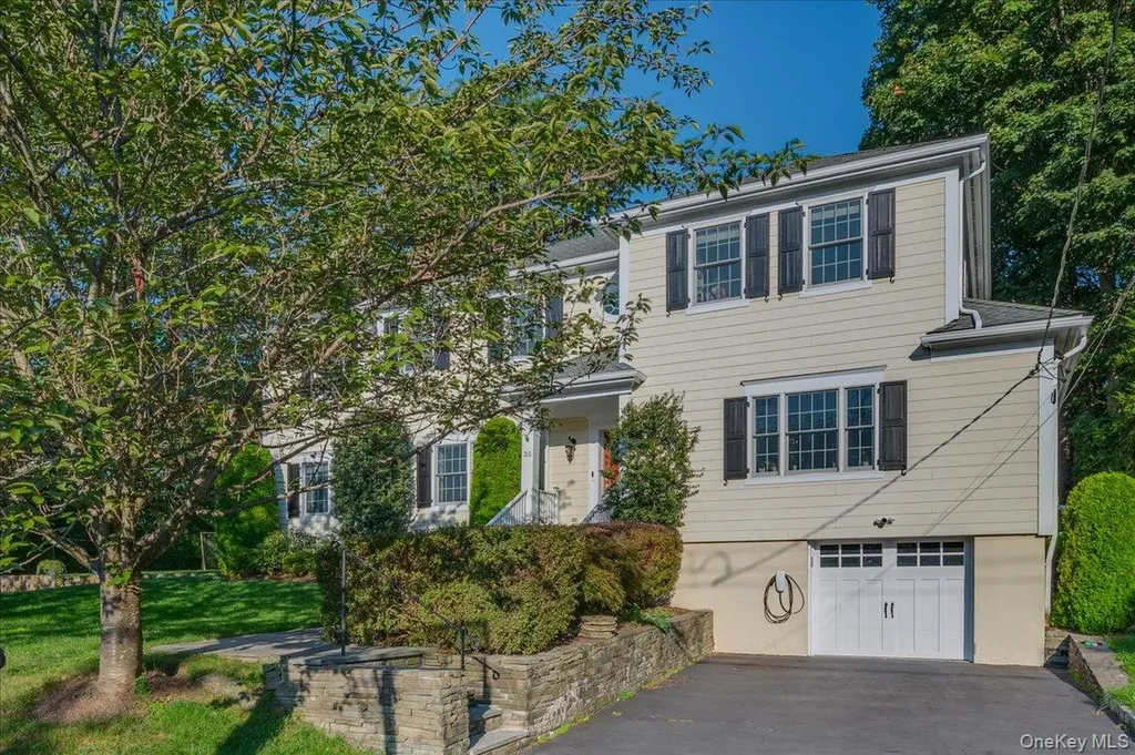 35 Holly Place Larchmont NY 10538