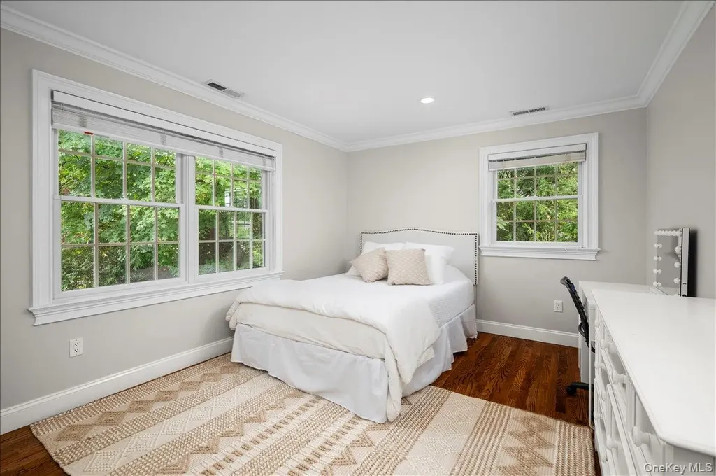 35 Holly Place Larchmont NY 10538