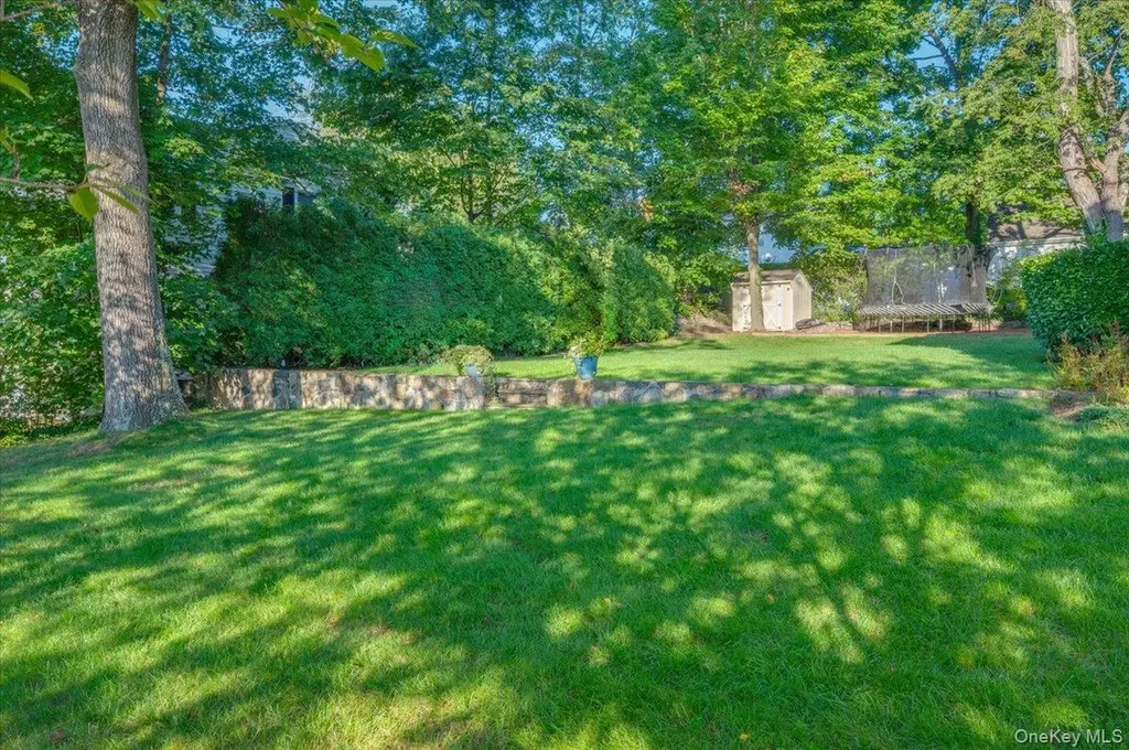 35 Holly Place Larchmont NY 10538