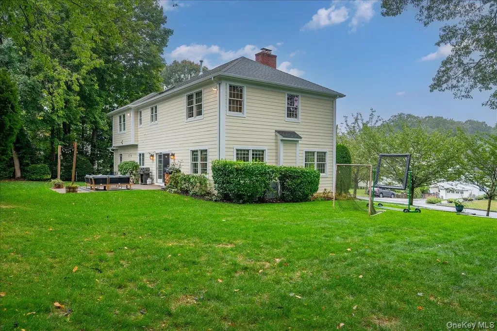 35 Holly Place Larchmont NY 10538