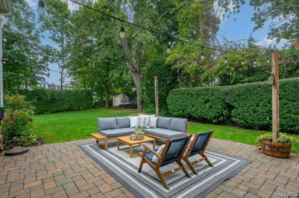 35 Holly Place Larchmont NY 10538