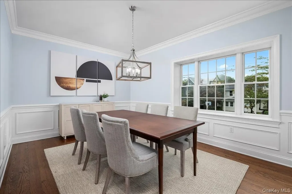 35 Holly Place Larchmont NY 10538