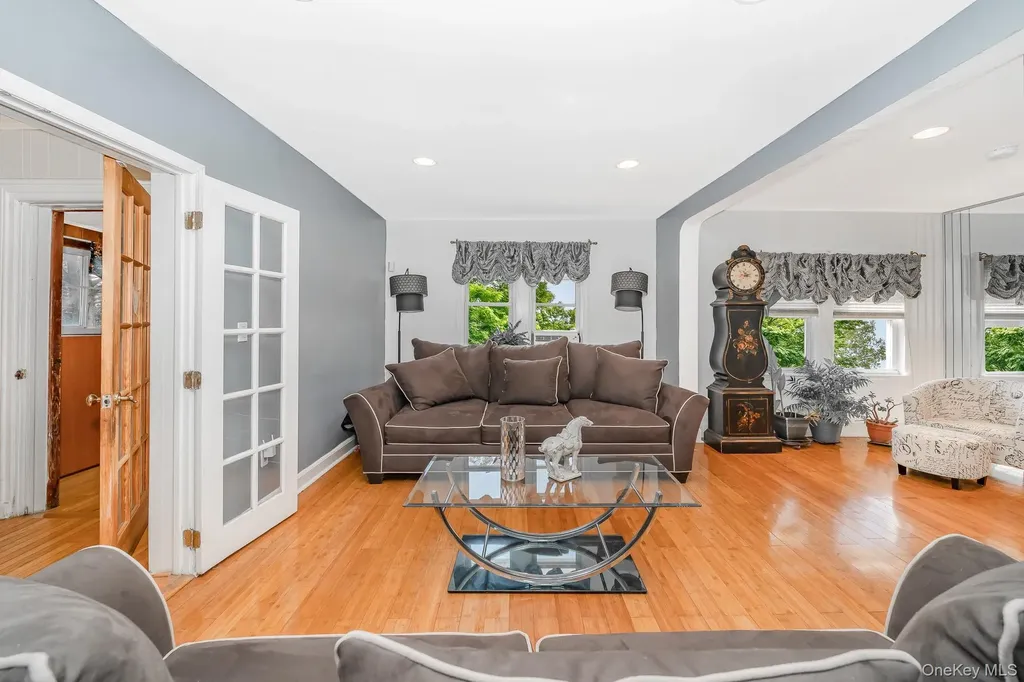 724 Foxhurst Road Baldwin NY 11510