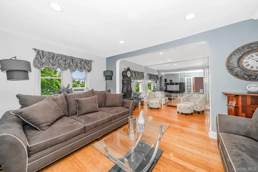 724 Foxhurst Road Baldwin NY 11510