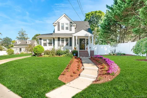 724 Foxhurst Road Baldwin NY 11510