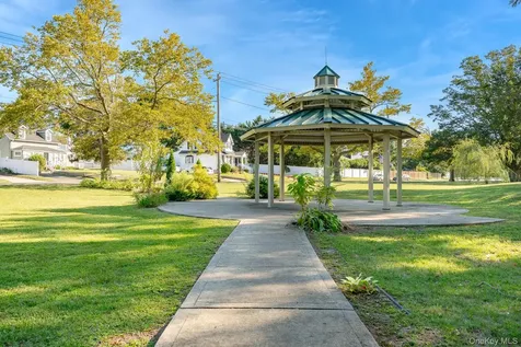 724 Foxhurst Road Baldwin NY 11510