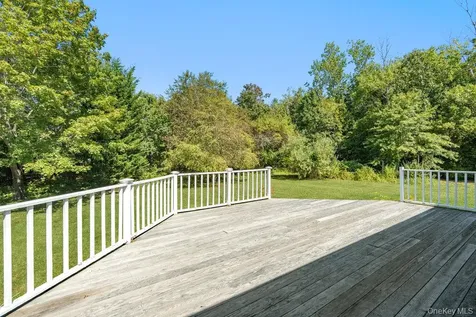 152 Baywood Drive Baiting Hollow NY 11933