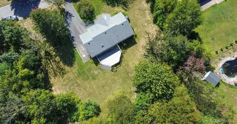152 Baywood Drive Baiting Hollow NY 11933