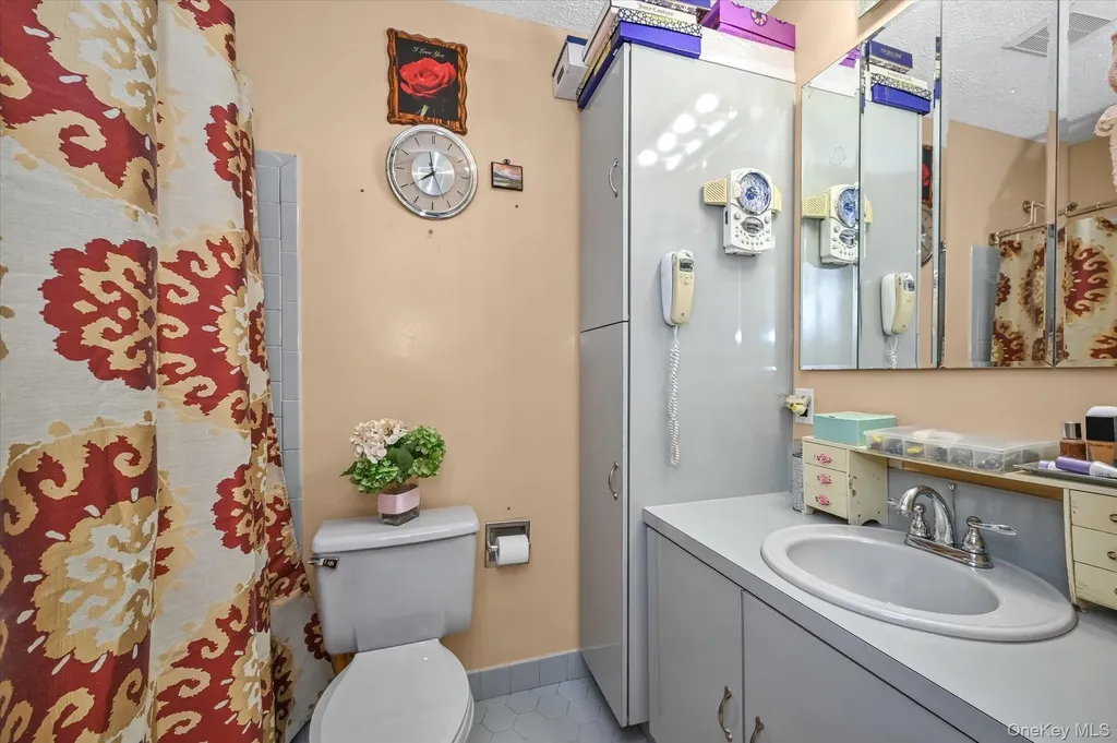 141 Brown Avenue Hempstead NY 11550