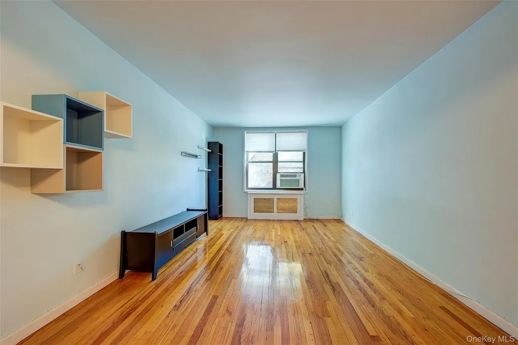 38-15 149th Street Flushing NY 11354