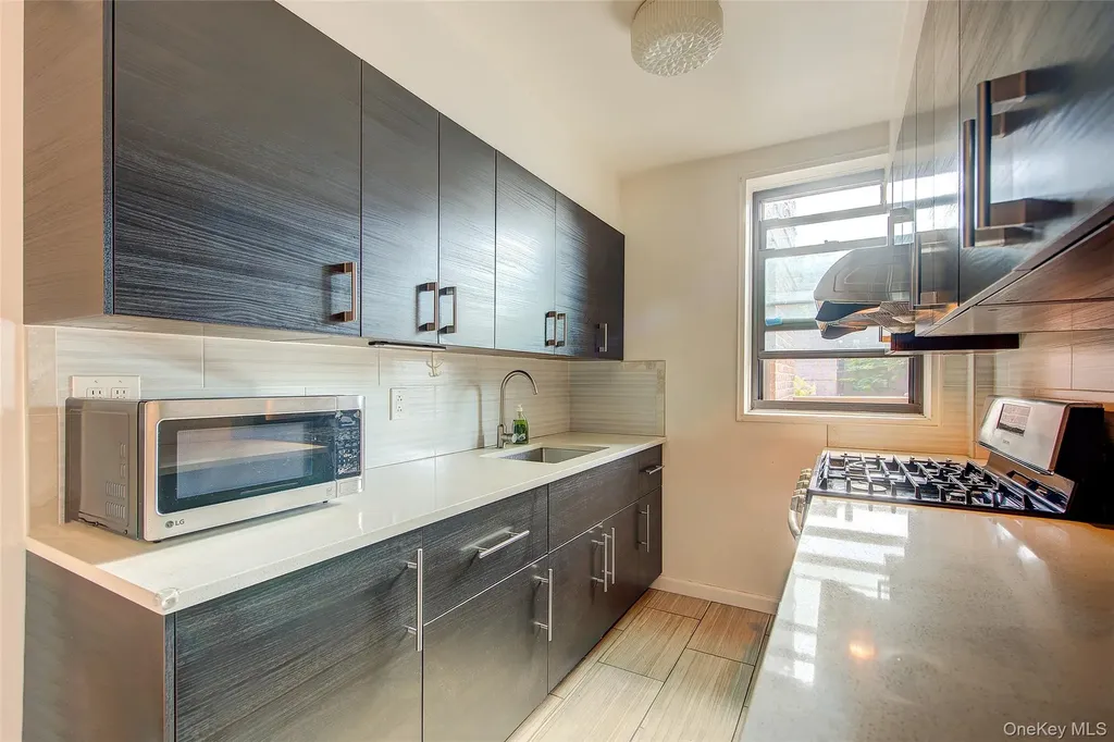 38-15 149th Street Flushing NY 11354