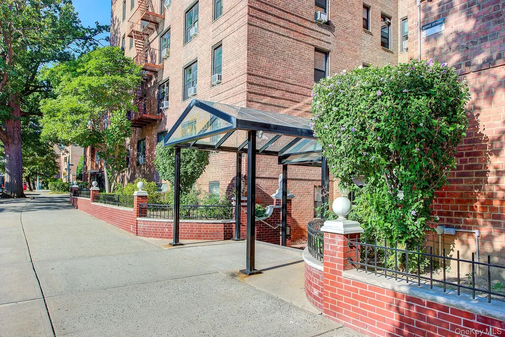 38-15 149th Street Flushing NY 11354