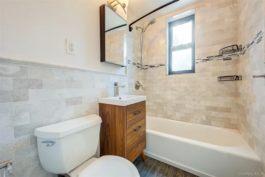 38-15 149th Street Flushing NY 11354
