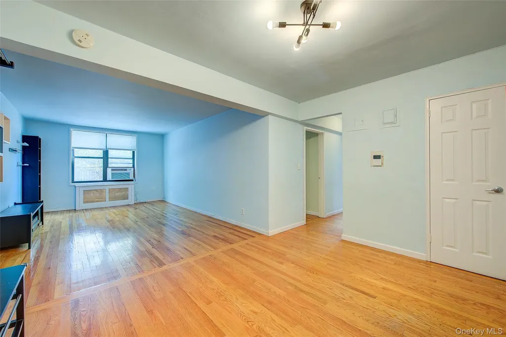 38-15 149th Street Flushing NY 11354